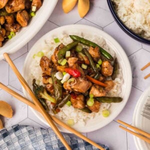 Chicken stir fry with asparagus and peppers.