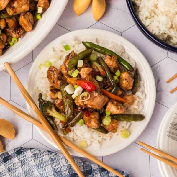 Chicken stir fry with asparagus and peppers.