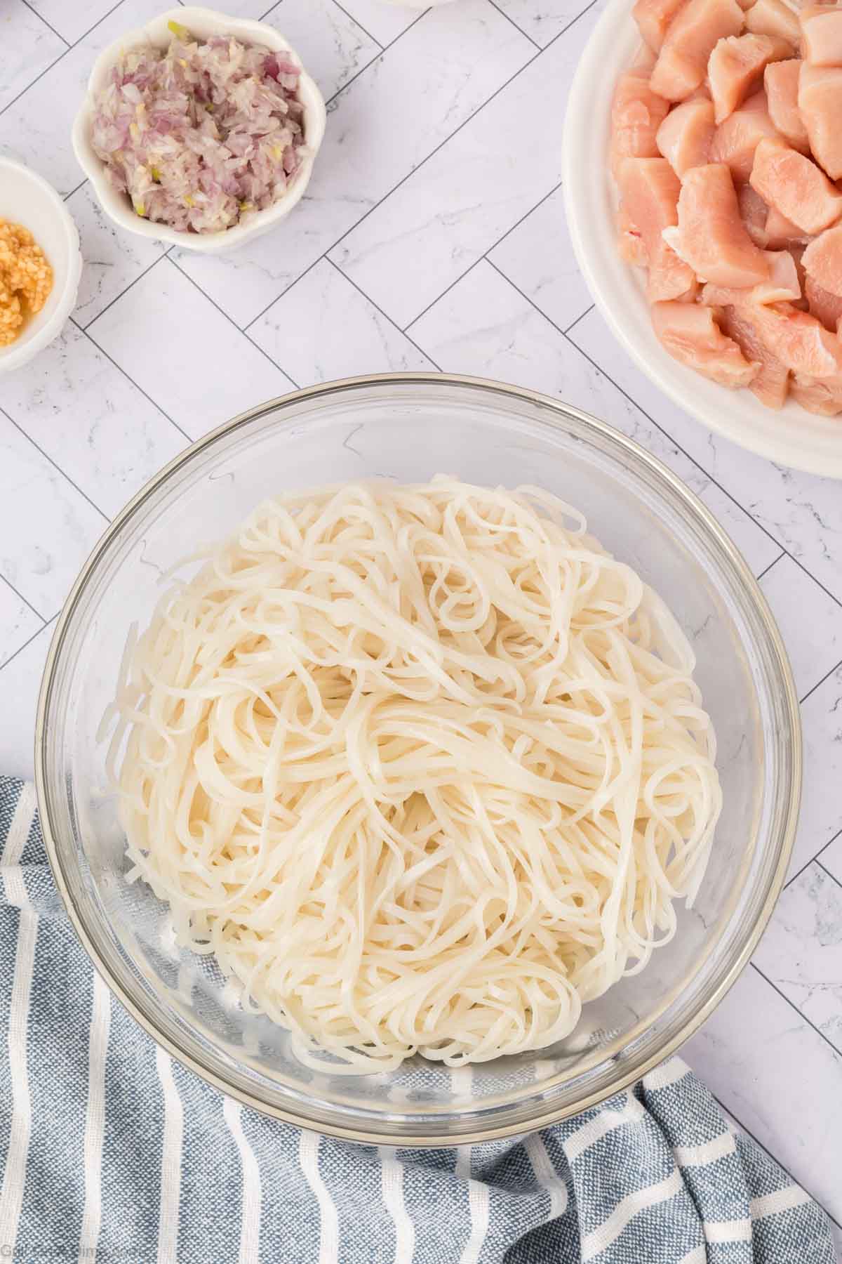Cooked noodle in a bowl