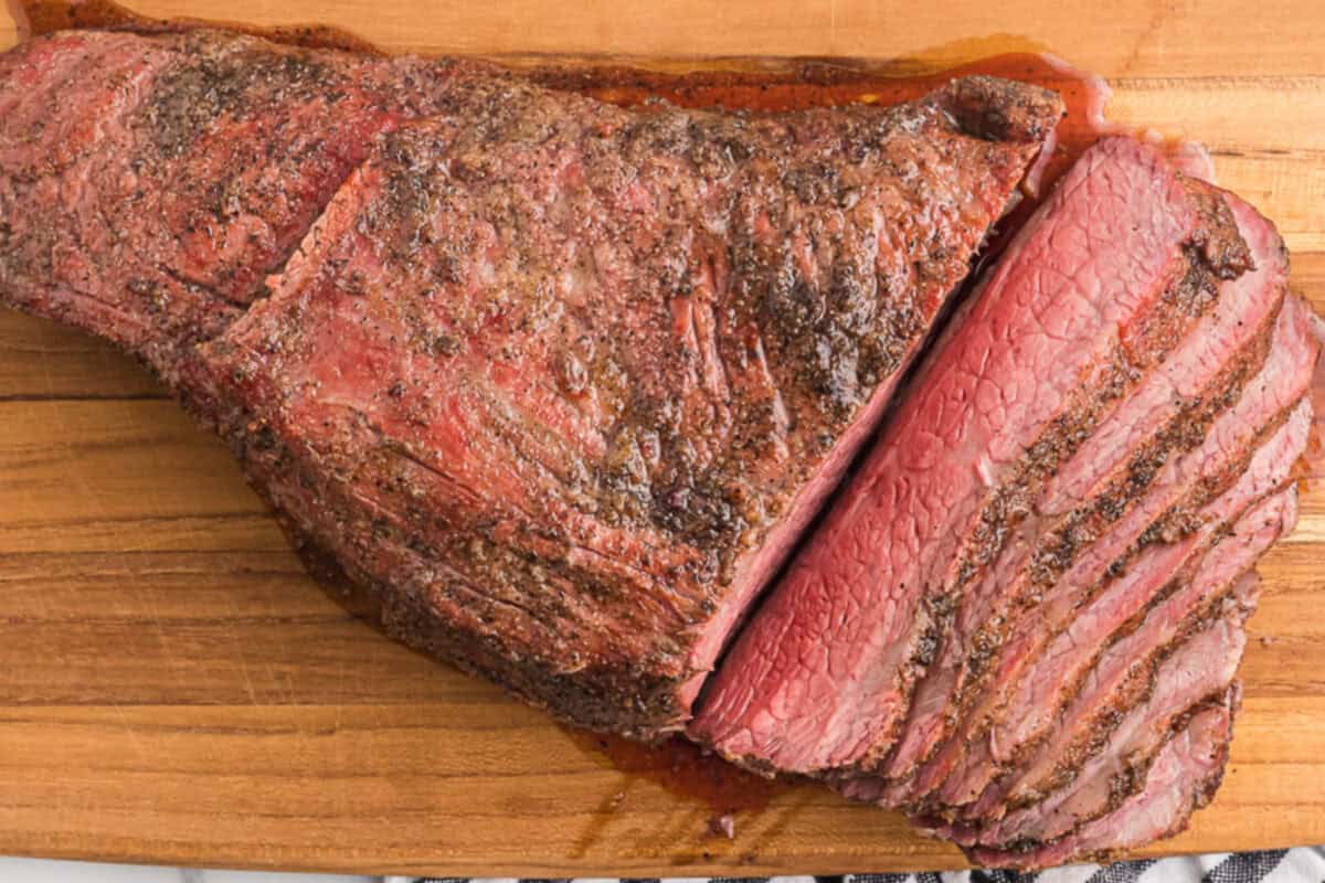 Tri Tip sliced on a cutting board